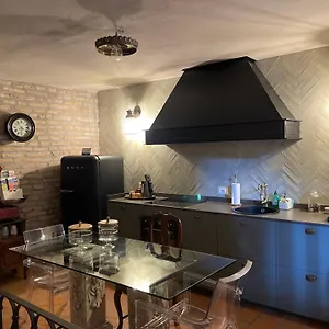 Borgogna 14 , Reggio Emilia Italy